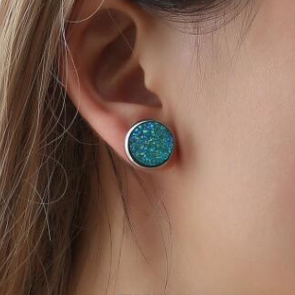 Dainty Druzy Round Earrings - Picture 2 of 8